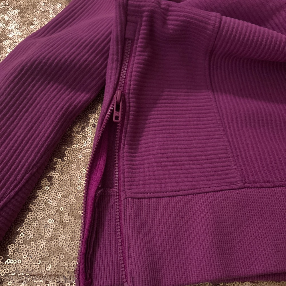 NWOT Under Armour Magenta Ottoman Fleece Crew Side Zip, Very Loose Fit msrp $100 - Picture 5 of 9